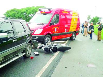 Acidente na antiga BR 277 deixa motociclista ferido