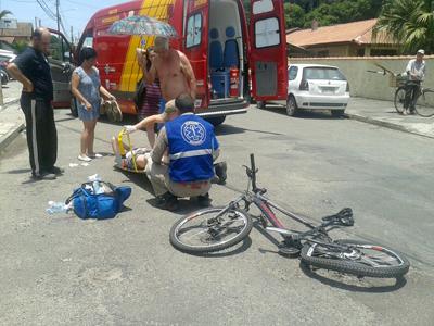 Ciclista adolescente ficou ferido em colisão