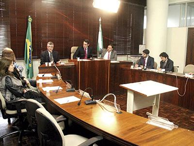 Carlos Weber detalha experiência de  prevenção em Campo Largo a deputados