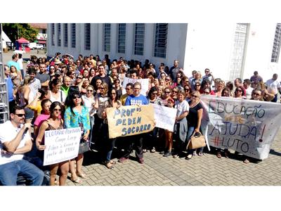 Professores pedem apoio do deputado Alexandre