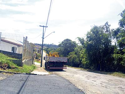 Moradores reclamam e Oi refaz rede no Bom Jesus