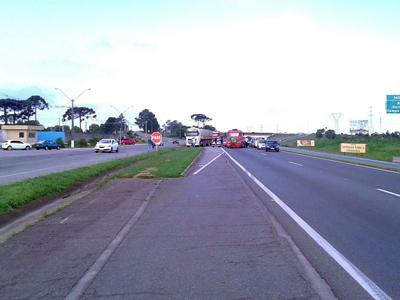 Caminhoneiros iniciam paralisação na BR-277