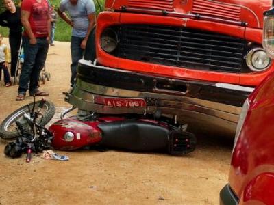 Dois feridos em acidente na Estrada da Onça