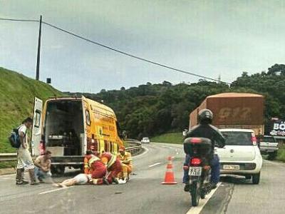 Mulher morre atropelada na 277