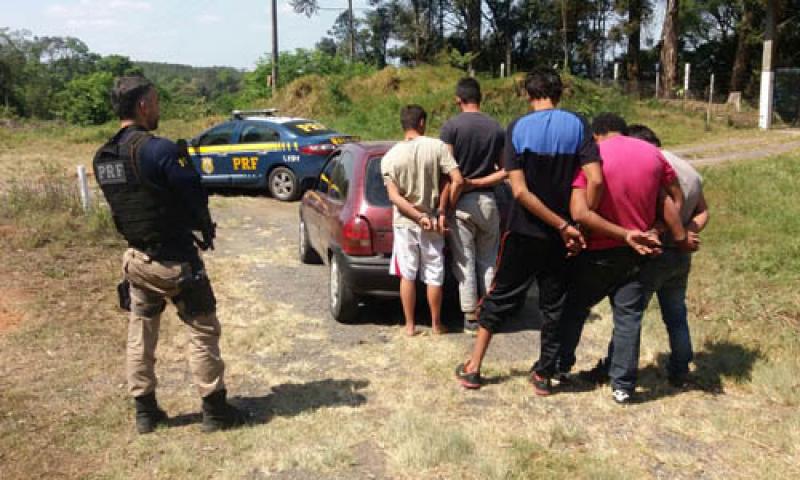 Quadrilha foi presa acusada de furtar uma residência na zona rural