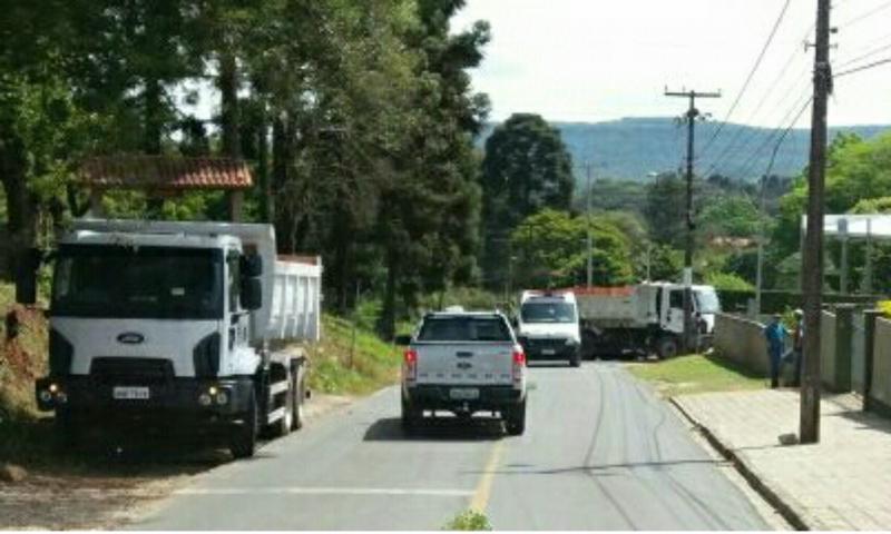 Motociclista ferido em colisão com caminhão no Bugre