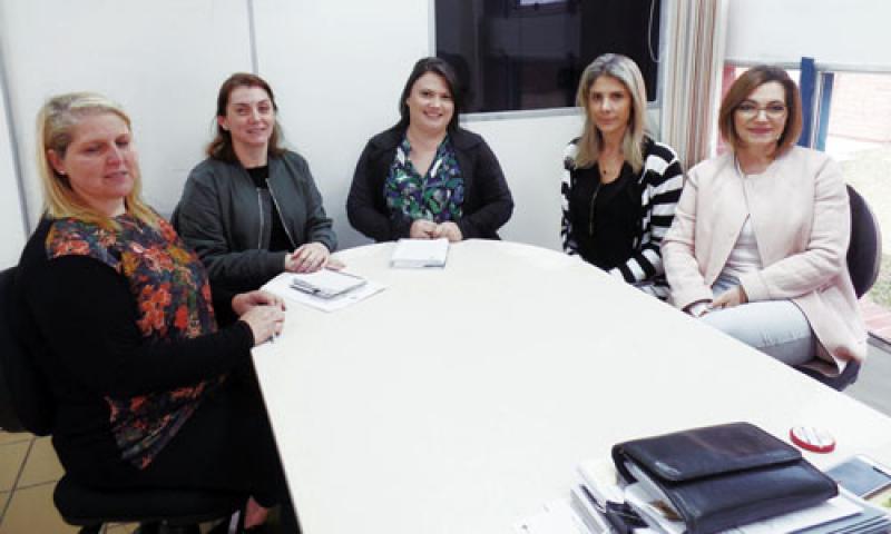 Secretária de Saúde esclarece filas no NIS III