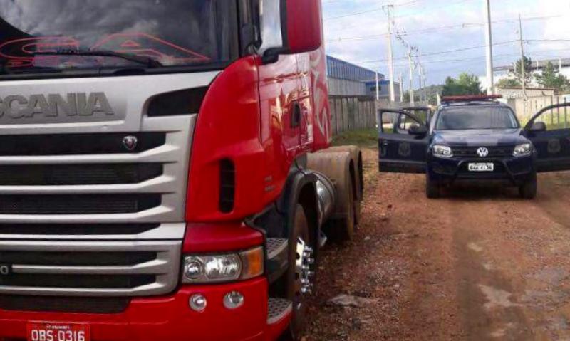 Scania roubada na Rondinha recuperada em Borda do Campo