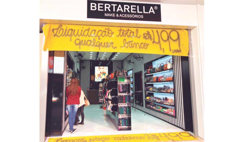 Liquidação total na Bertarella do Shopping Campo Largo