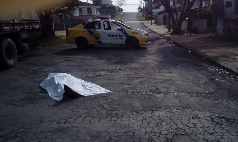 Homem encontrado morto no meio da rua na Vila Bancária 