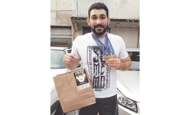 Atleta de Campo Largo conquista duas medalhas de Ouro em Desafio de Jiu Jitsu