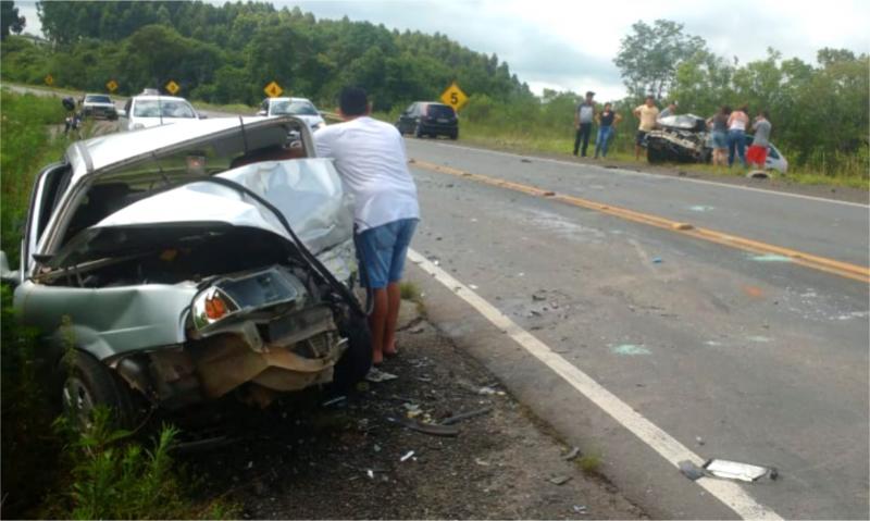 Grave acidente entre dois veículos no Trevo da Morte no Botiatuva