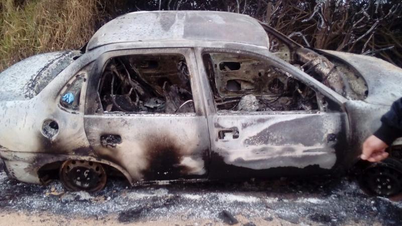 Carro pega fogo e motorista morre carbonizado no Botiatuva