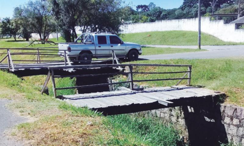 População reivindica conserto de pontes em Campo Largo