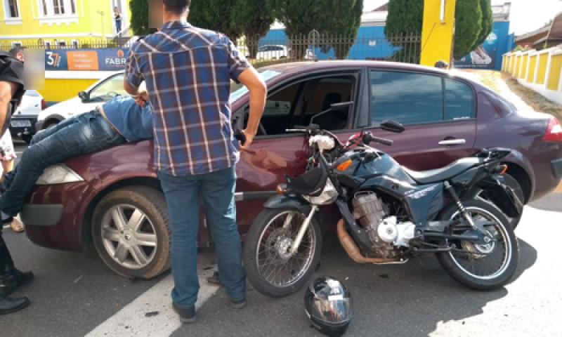 Motociclista ferido em colisão na Dom Pedro II