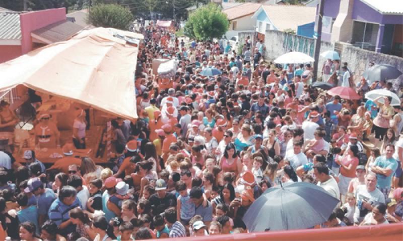 Festa da Tia Cida já está sendo organizada e precisa de doações