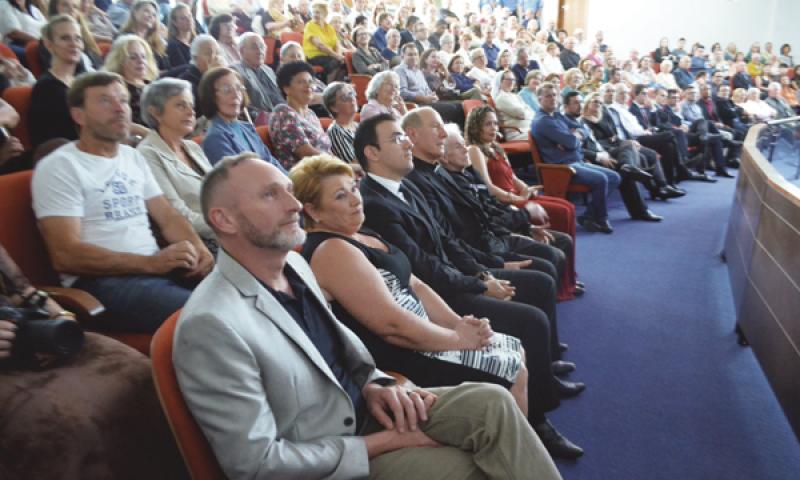 Personalidades de destaque em Campo Largo são homenageadas 