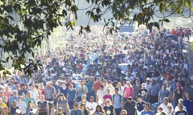 Cerca de 15 mil fiéis na 38ª Romaria em louvor à Nossa Senhora Aparecida