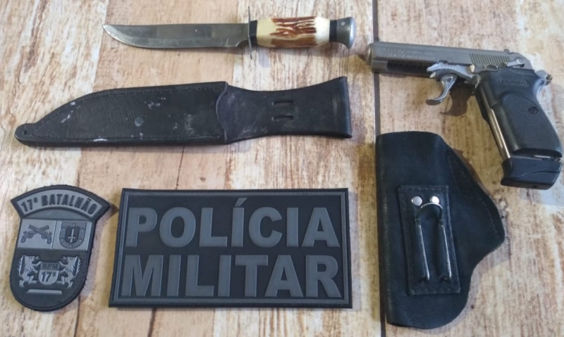 Homem preso pela Polícia Militar no Botiatuva com pistola e faca no carro