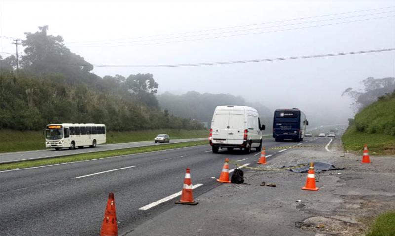 Homem não identificado morre atropelado no km 107