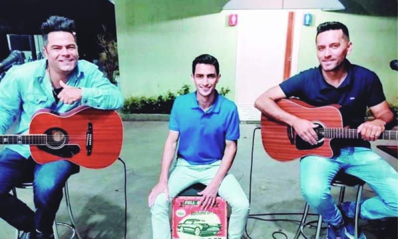 Amigos em Trio comemora um ano e planeja músicas autorais