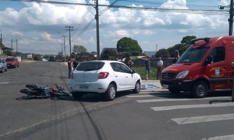 Motociclista socorrida pelo Siate em acidente na Avenida Centenário