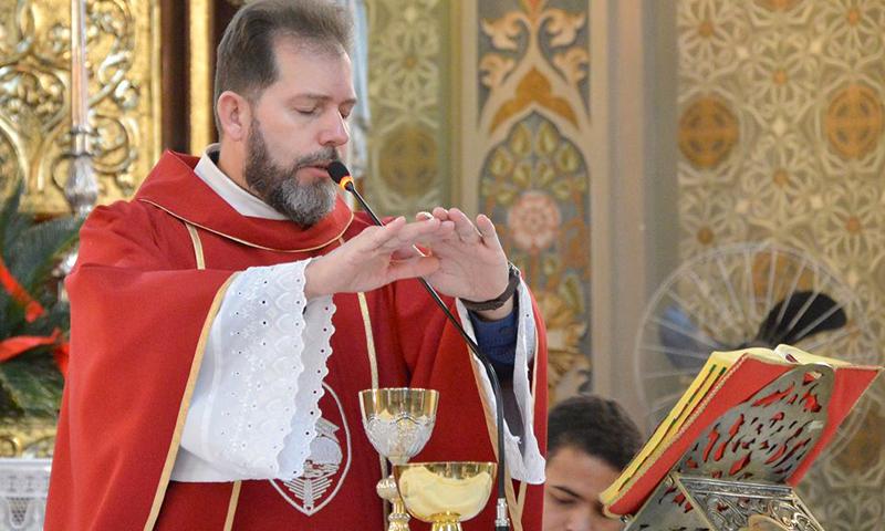 Paróquias da Piedade e da Rondinha distribuirão Eucaristia aos fiéis dentro do carro