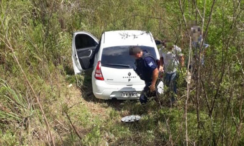 Sandero roubado no Centro encontrado em ribanceira