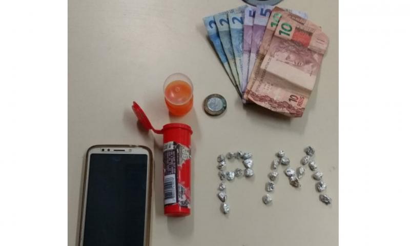 Indivíduo preso e droga apreendida pela Polícia Militar no Meliane