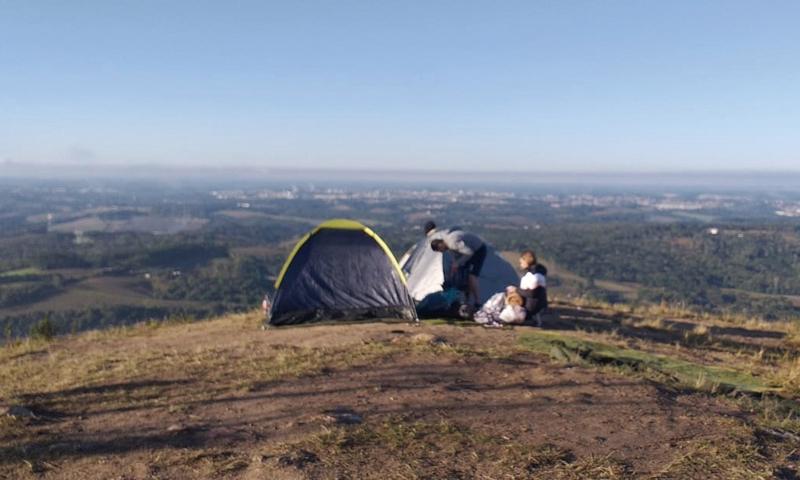 Morro do Cal tem atraído turistas aos finais de semana