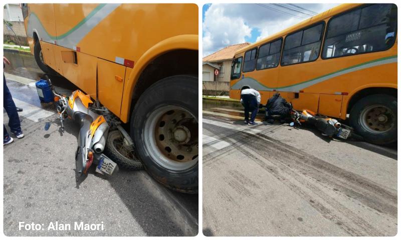 Motociclista socorrido pelo SIATE em colisão com ônibus