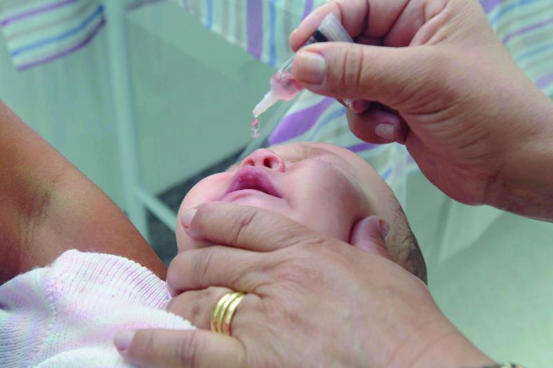 Paraná prorroga campanha de vacinação  contra a Poliomielite até acabarem as doses
