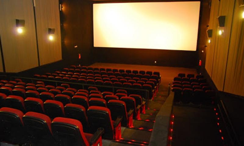 Cinema campo-larguense ainda cresce com timidez