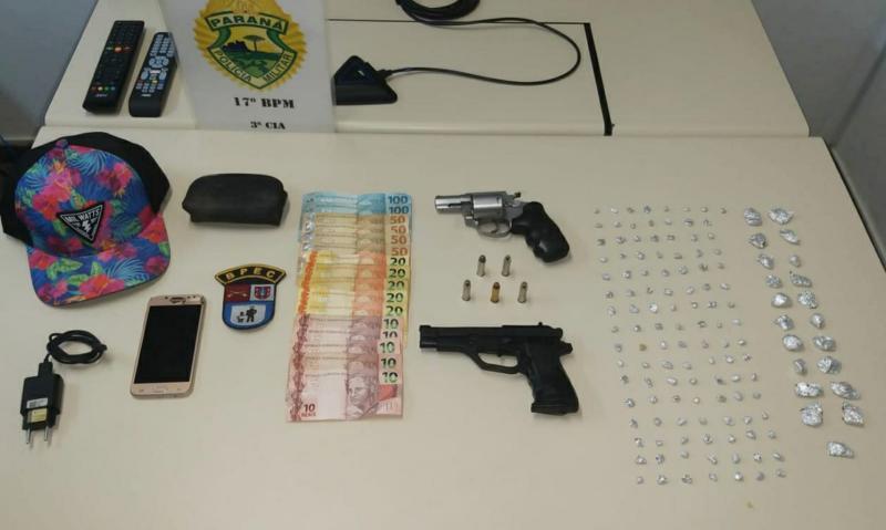 PM prende indivíduo e apreende menor com armas e drogas no São Gerônimo