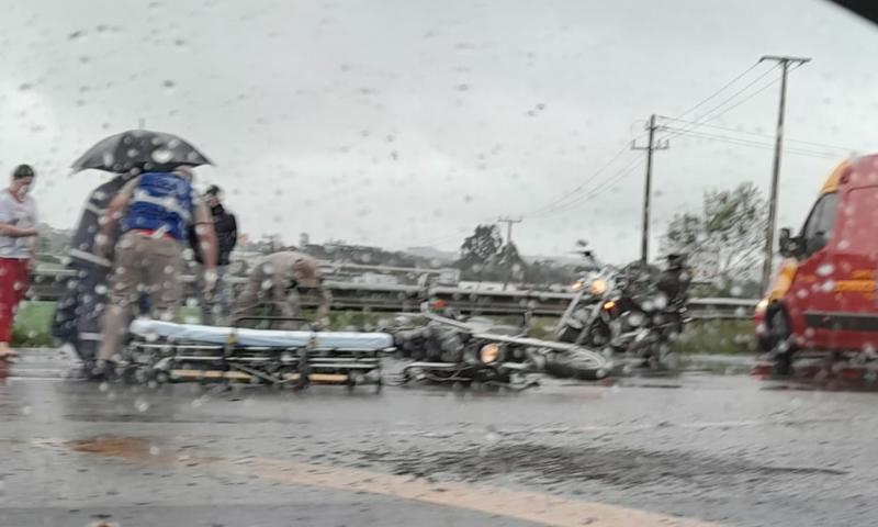 SIATE presta socorro a motociclista ferido em colisão no viaduto da Caterpillar