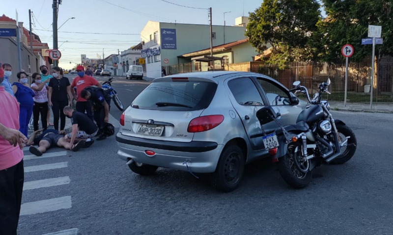 Motociclista ferido em colisão na Benedito Soares Pinto