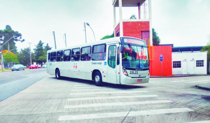 Passageiros reclamam de ônibus padrão na linha J02- C. Largo/Campina do Siqueira