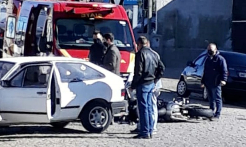 Motociclista atendido pelo Siate após acidente na João Batista Mendes