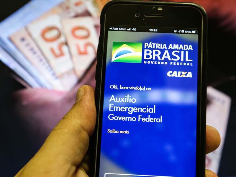 Governo notifica 627 mil pessoas a devolver auxílio emergencial