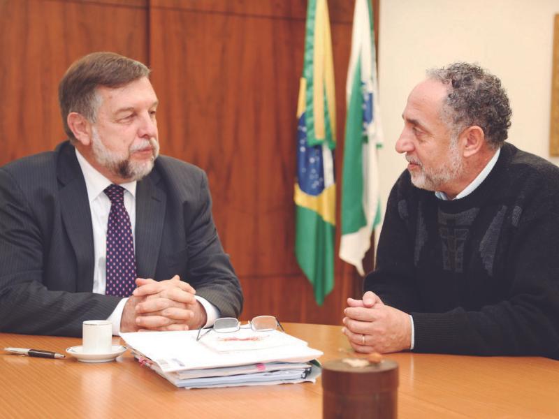 Senado Federal presta homenagem ao Maestro Théo de Petrus