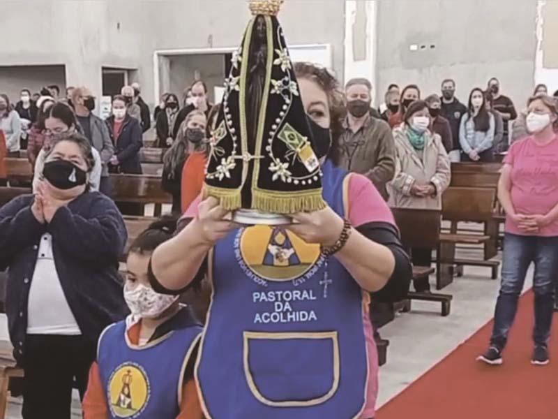 Bênção das crianças na Festa de Nossa Senhora Aparecida