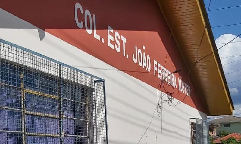 Comunidade escolar pede respostas sobre fechamento de salas de aula no Colégio Estadual João Ferreira Kuster