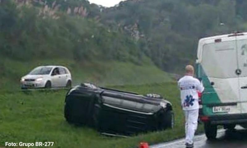 Criança ferida em capotamento no Km 106 da BR-277