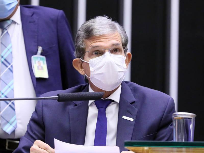 Presidente da Petrobras vai ao Senado explicar preço dos combustíveis