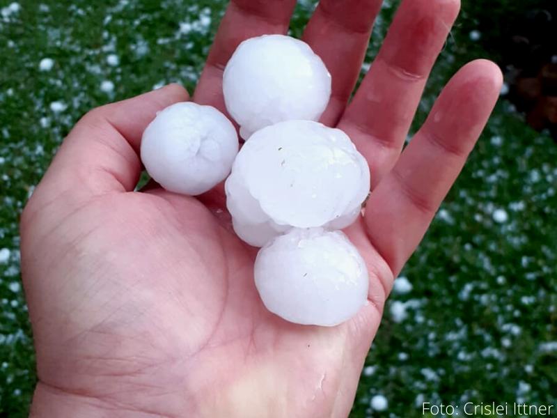 Nuvem Cumulonimbus causou forte temporal de granizo em Campo Largo