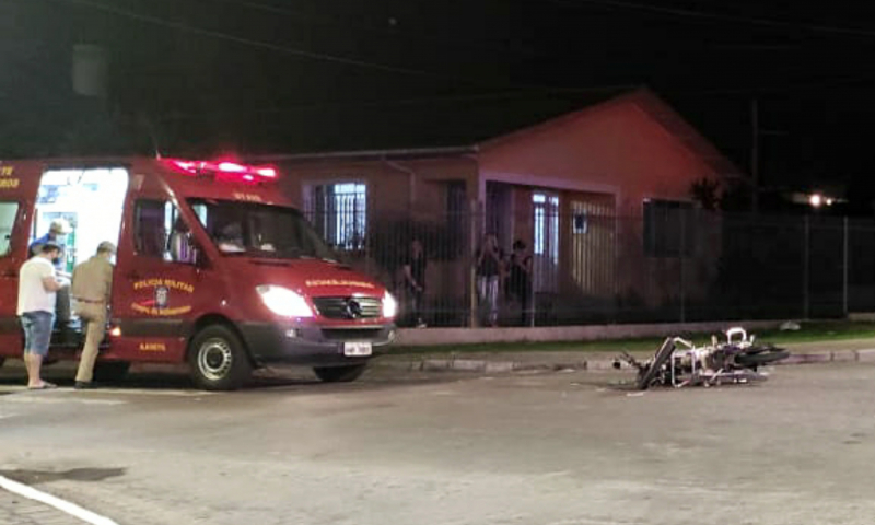 Colisão no Bom Jesus deixa ocupantes de motocicleta feridos