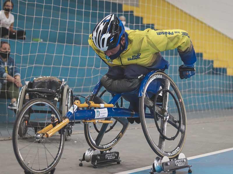 Governo entrega 160 cadeiras de rodas para incentivar o paradesporto