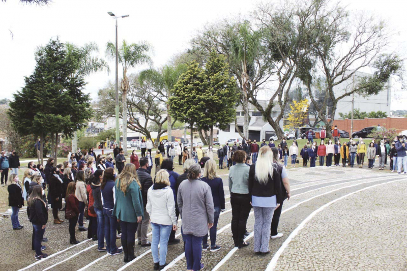 Comemoração dos 199 anos da Independência reúne autoridades e educadores em cerimônia