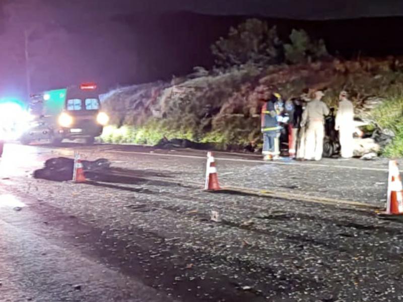 Três mortos em grave acidente na 277, proximidades do Recanto dos Papagaios