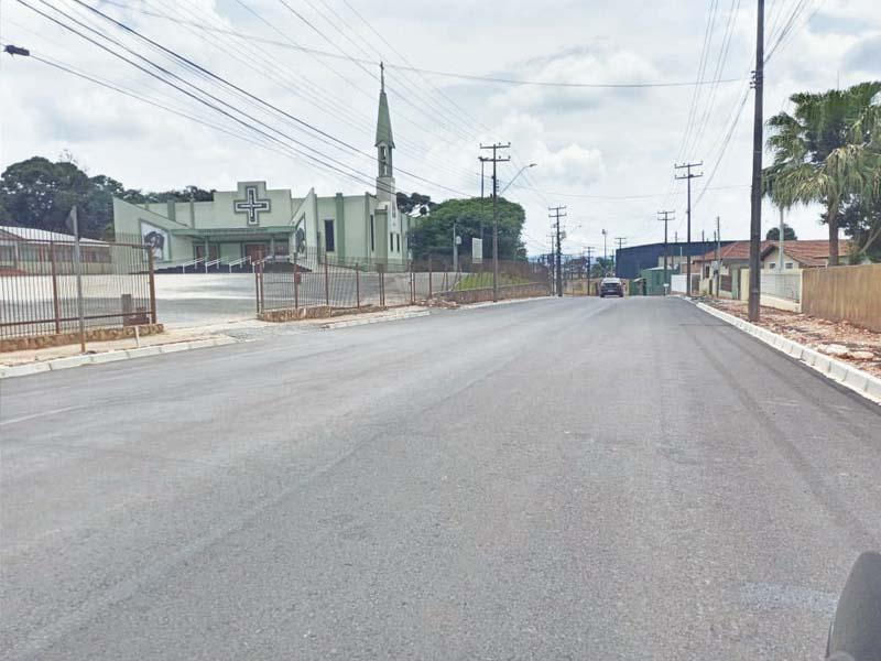 Sinalização e paisagismo compõem a última etapa da obra na Avenida Bom Jesus